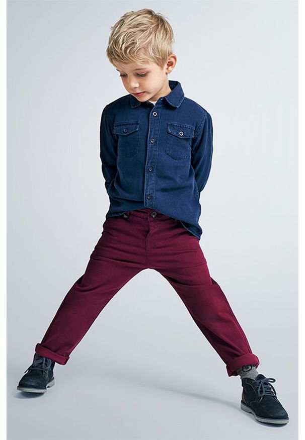 Mayoral - Spodnie dziecięce 98-134 cm. Okazja: na co dzień. Kolor: brązowy. Materiał: tkanina, bawełna, wiskoza, elastan. Wzór: gładki. Styl: casual