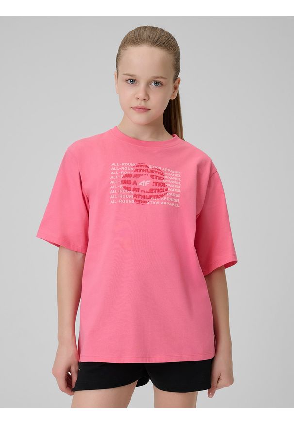 4f - 4F T-shirt loose z nadrukiem dziewczęcy - różowy 146 (10-11 lat). Okazja: na uczelnię, na co dzień. Kolor: różowy. Materiał: materiał, bawełna. Wzór: nadruk. Sezon: lato. Styl: sportowy, casual