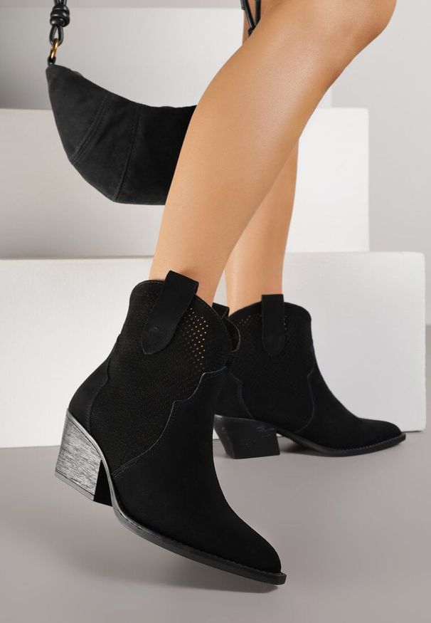 Born2be - Czarne Botki Kowbojki na Stożkowym Obcasie Elinyra. Okazja: na co dzień. Kolor: czarny. Materiał: jeans. Obcas: na obcasie. Styl: casual, elegancki. Wysokość obcasa: średni