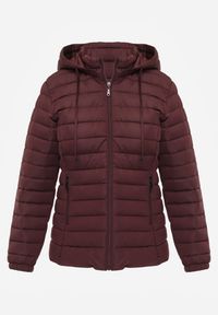 Renee - Bordowa Kurtka Ozdobiona Pikowaniem Wykończona Sznurkami i Kapturem Mivissa. Okazja: na spacer, na co dzień. Kolor: czerwony. Materiał: jeans. Wzór: aplikacja. Styl: casual, sportowy #3