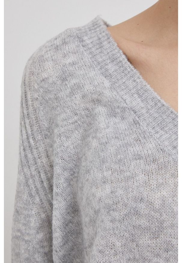 Vero Moda Sweter damski kolor szary. Kolor: szary. Materiał: dzianina. Długość rękawa: raglanowy rękaw