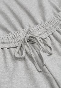 Renee - Szary Bawełniany Komplet Bluza Krótka ze Ściągaczem i Szerokie Spodnie ze Sznurkiem w Pasie Rionnea. Kolor: szary. Materiał: bawełna #3