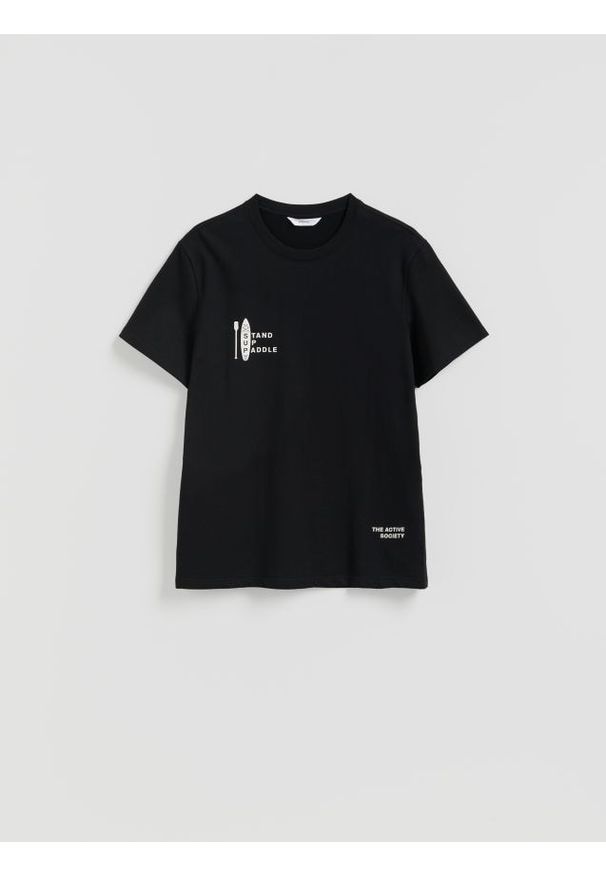 Reserved - T-shirt regular z nadrukiem - czarny. Kolor: czarny. Materiał: bawełna, dzianina. Wzór: nadruk