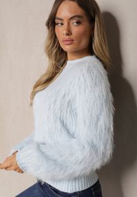 Renee - Jasnoniebieski Sweter o Futrzanym Wykończeniu z Wełną Meriaune. Okazja: na co dzień. Kolor: niebieski. Materiał: wełna, futro. Długość rękawa: długi rękaw. Długość: długie. Sezon: zima. Styl: casual #4