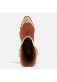 Marco Shoes Kowbojki zamszowe haftowane 2205B-813-096-1 beżowy brązowe. Kolor: brązowy, wielokolorowy, beżowy. Materiał: zamsz. Wzór: haft. Sezon: wiosna #7