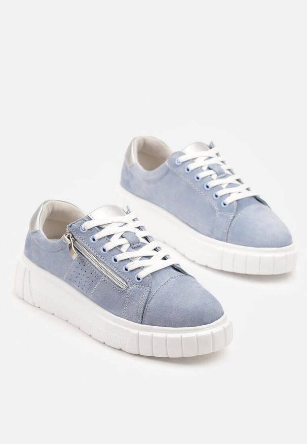 Renee - Niebieskie Sneakersy Skórzane na Platformie z Ozdobnym Suwakiem i Perforacją Niliria. Okazja: na co dzień. Kolor: niebieski. Materiał: skóra. Obcas: na platformie