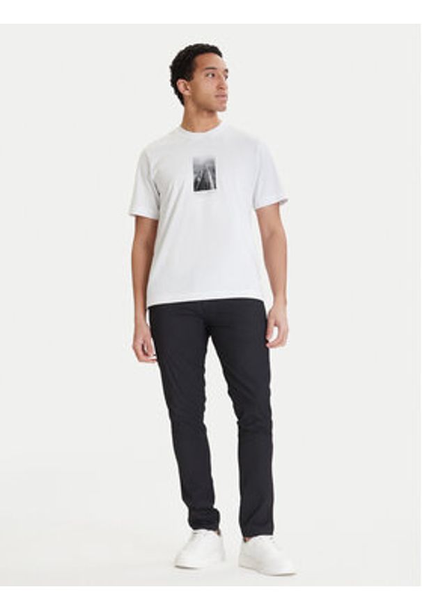Jack & Jones T-Shirt Fusion 12289870 Biały Relaxed Fit. Kolor: biały. Materiał: bawełna