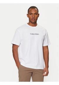 Calvin Klein T-Shirt Hero K10K111346 Biały Regular Fit. Kolor: biały. Materiał: bawełna