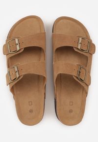 Born2be - Jasnobrązowe Klasyczne Klapki z Zamszu Naturalnego z Paskami z Klamrami z Regulacją Realie. Okazja: na co dzień. Kolor: brązowy. Materiał: zamsz. Wzór: paski. Styl: klasyczny #8