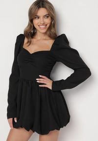 Born2be - Czarna Rozkloszowana Sukienka Bombka z Wiązaniem na Plecach Poltewin. Okazja: na wesele, na imprezę, na co dzień, na ślub cywilny. Typ kołnierza: kokarda, dekolt kwadratowy. Kolor: czarny. Typ sukienki: bombki. Styl: elegancki, casual, klasyczny #1