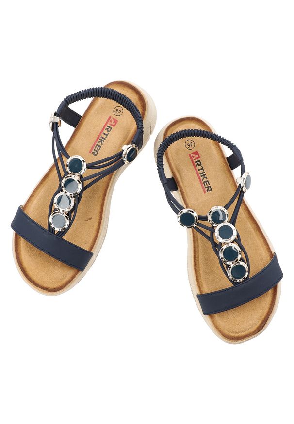 Sandały damskie Artiker, cholewka ze skóry ekologicznej cienkie paski z przodu elastyczny pasek na pięcie ozdobne metalowe detale, granatowe, 58C0005. Okazja: na co dzień. Zapięcie: pasek. Kolor: niebieski. Materiał: skóra ekologiczna. Wzór: paski. Sezon: lato. Styl: elegancki, casual, wizytowy