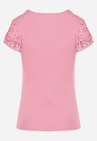 Born2be - Różowy Prążkowany T-shirt z Krótkim Rękawem Ozdobiony Koronką Neliah. Kolor: różowy. Materiał: prążkowany, koronka. Długość rękawa: krótki rękaw. Długość: krótkie. Wzór: aplikacja, koronka. Styl: klasyczny #3