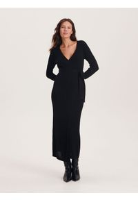 Reserved - Kopertowa sukienka z dzianiny - czarny. Kolor: czarny. Materiał: dzianina. Typ sukienki: kopertowe #1