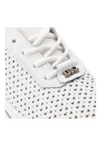 Sneakersy damskie Vinceza, cholewka ze skóry naturalnej licowej ażurowa cholewka sznurowanie lekka platforma casual, białe, 95387. Okazja: na co dzień. Zapięcie: sznurówki. Kolor: biały. Materiał: skóra. Szerokość cholewki: normalna. Wzór: ażurowy. Obcas: na platformie. Styl: casual #4