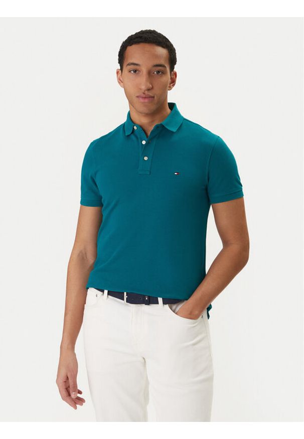 TOMMY HILFIGER - Tommy Hilfiger Polo 1985 MW0MW17771 Zielony Slim Fit. Typ kołnierza: polo. Kolor: zielony. Materiał: bawełna