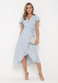 Born2be - Niebieska Kopertowa Rozkloszowana Sukienka Midi z Falbanką Bakera. Kolor: niebieski. Wzór: aplikacja. Typ sukienki: kopertowe. Długość: midi #5