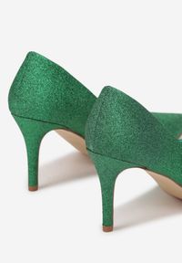 Born2be - Zielone Czółenka Fenenia. Nosek buta: szpiczasty. Kolor: zielony. Materiał: materiał. Wzór: aplikacja. Obcas: na szpilce. Styl: wizytowy