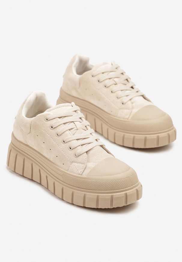 Born2be - Beżowe Sneakersy Vices na Grubej Tłoczonej Podeszwie z Perforacją Lealita. Okazja: na co dzień. Kolor: beżowy. Materiał: jeans. Szerokość cholewki: normalna
