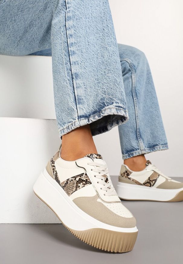 Born2be - Beżowe Sneakersy na Grubej Podeszwie z Metalicznymi Wstawkami Fonelina. Okazja: na co dzień. Kolor: beżowy. Materiał: jeans. Wzór: aplikacja