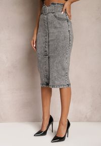 Renee - Szara Jeansowa Spódnica Ołówkowa Midi z Guzikami i Rozcięciem Jackiesa. Kolor: szary. Materiał: jeans #4