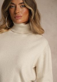 Renee - Beżowy Golf z Wełną i Wiskozą Olmeze. Typ kołnierza: golf. Kolor: beżowy. Materiał: wełna, wiskoza. Styl: klasyczny