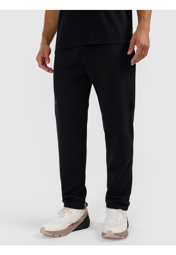 4f - 4F Spodnie dresowe joggery męskie - czarne M. Kolor: czarny. Materiał: dresówka