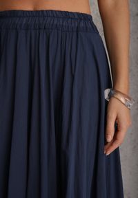 Renee - Granatowa Rozkloszowana Spódnica z Bawełny w Stylu Preppy Petrra. Okazja: na co dzień. Kolor: niebieski. Materiał: bawełna. Długość: krótkie. Styl: casual #8