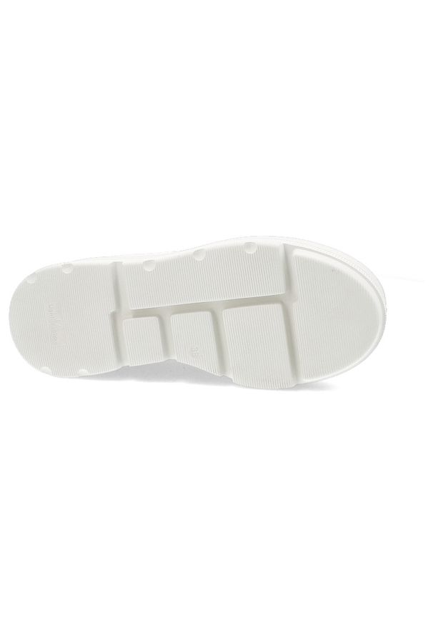 Białe Sneakersy Karino Stylowe Obuwie Damskie Na Platformie. Kolor: biały. Materiał: skóra. Wzór: aplikacja. Obcas: na platformie
