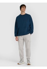 4f - 4F Bluza dresowa nierozpinana bez kaptura męska - granatowa M. Okazja: na co dzień. Typ kołnierza: bez kaptura. Kolor: niebieski. Materiał: dresówka. Styl: casual, klasyczny #2