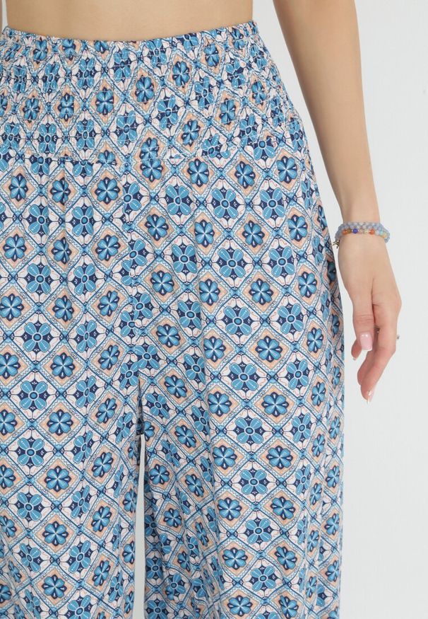 Born2be - Jasnoniebieskie Wiskozowe Spodnie z Cienkimi Gumkami w Pasie i Wysokim Stanem Isalena. Stan: podwyższony. Kolor: niebieski. Materiał: wiskoza. Sezon: wiosna, lato