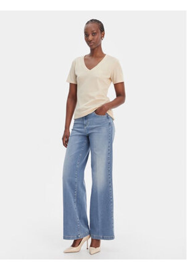 Liu Jo Sport T-Shirt TA6175 J3845 Écru Regular Fit. Materiał: wiskoza. Styl: sportowy