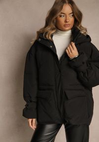 Renee - Czarna Oversizowa Kurtka z Kapturem i Pikowanymi Przeszyciami Unavella. Okazja: na co dzień. Typ kołnierza: kaptur. Kolor: czarny. Materiał: jeans. Styl: casual