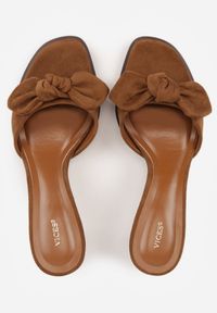 Born2be - Brązowe Klapki na Szpilce VICES z Kokardą i Kwadratowym Noskiem Esadanna. Okazja: na imprezę, na co dzień, na urodziny. Kolor: brązowy. Wzór: gładki. Obcas: na szpilce. Styl: casual #9