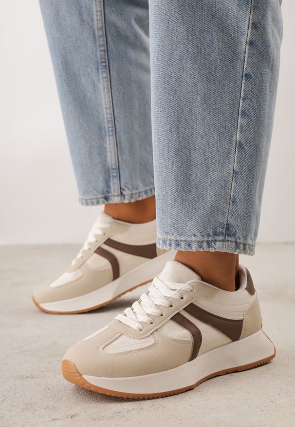 Renee - Beżowe Sneakersy z Geometrycznym Wzorem Velwettia. Okazja: na co dzień, na spacer. Zapięcie: sznurówki. Kolor: beżowy. Wzór: geometria. Sport: turystyka piesza