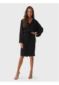 Tatuum Sukienka codzienna Konti T2221.194 Czarny Regular Fit. Okazja: na co dzień. Kolor: czarny. Materiał: wiskoza. Typ sukienki: proste. Styl: casual #4