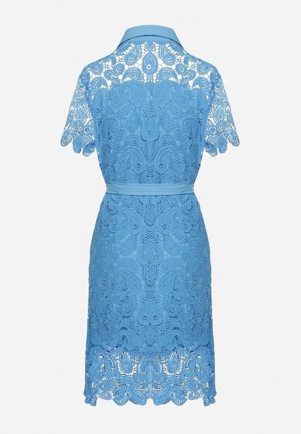 Born2be - Niebieska Koszulowa Sukienka Koronkowa z Wiązanym Paskiem Sachaela. Kolor: niebieski. Materiał: koronka. Typ sukienki: koszulowe. Długość: midi