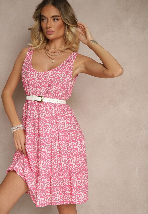 Renee - Różowa Rozkloszowana Sukienka z Bawełny z Abstrakcyjnym Wzorem Dorlio. Okazja: na co dzień. Kolor: różowy. Materiał: bawełna. Styl: klasyczny, casual