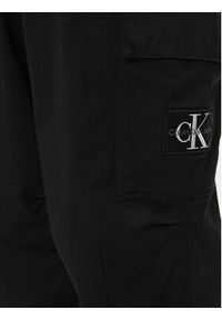 Calvin Klein Jeans Spodnie materiałowe J30J325116 Czarny Straight Fit. Kolor: czarny. Materiał: bawełna
