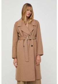 BOSS płaszcz wełniany kolor beżowy przejściowy dwurzędowy. Okazja: na co dzień. Kolor: beżowy. Materiał: wełna. Styl: casual, klasyczny #1