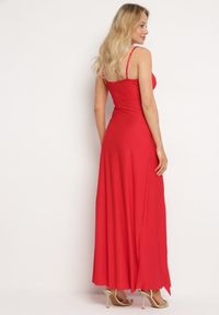 Born2be - Czerwona Koktajlowa Sukienka z Kopertowym Dekoltem na Ramiączkach z Ozdobną Falbanką Nestasi. Okazja: na co dzień. Kolor: czerwony. Długość rękawa: na ramiączkach. Typ sukienki: kopertowe. Styl: wizytowy #7