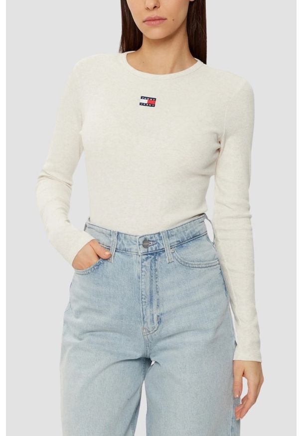 Tommy Jeans - TOMMY JEANS Beżowy damski longsleeve, Rozmiar S. Kolor: beżowy. Długość rękawa: długi rękaw