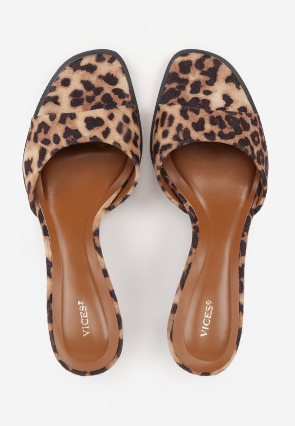 Renee - Panterkowe Eleganckie Klapki VICES na Niskiej Szpilce z Imitacji Zamszu Hartar. Materiał: zamsz. Obcas: na obcasie. Styl: elegancki. Wysokość obcasa: średni