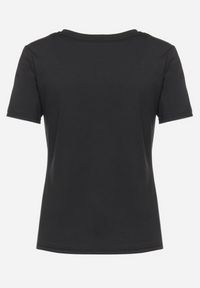 Born2be - Czarny Gładki T-shirt z Krótkim Rękawem Elldora. Okazja: na co dzień. Kolor: czarny. Materiał: jeans, bawełna. Długość rękawa: krótki rękaw. Długość: krótkie. Wzór: gładki. Styl: casual #4