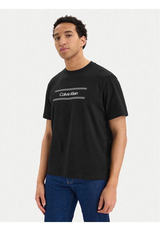 Calvin Klein T-Shirt SS 20s EU LV04LG813G Czarny Regular Fit. Kolor: czarny. Materiał: bawełna