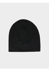 4f - Czapka beanie uniseks - czarna. Kolor: czarny. Materiał: elastan, dzianina, materiał, bawełna. Wzór: jednolity. Sezon: wiosna, zima. Styl: sportowy, klasyczny