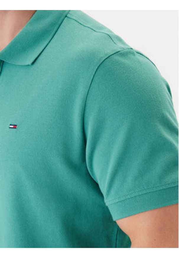 Tommy Jeans Polo DM0DM22711 Zielony Regular Fit. Typ kołnierza: polo. Kolor: zielony. Materiał: bawełna