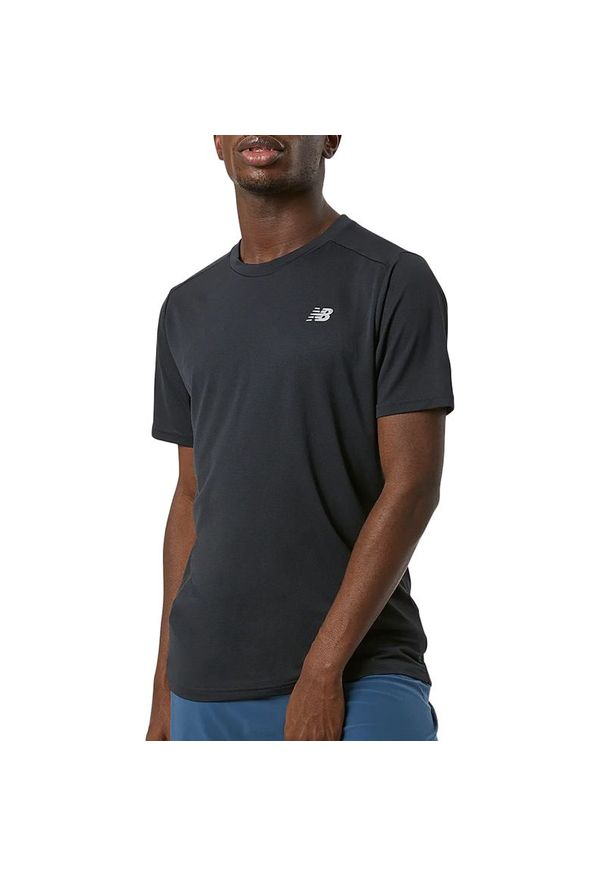 Koszulka New Balance MT11205BK - czarna. Kolor: czarny. Materiał: materiał, poliester. Sport: fitness