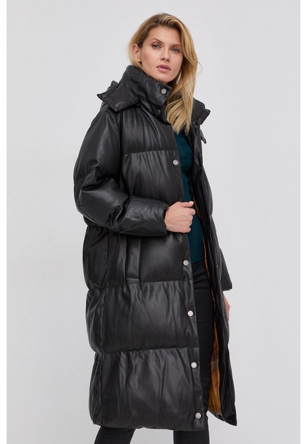Guess Kurtka W1BL03.WE480 kolor czarny zimowa. Okazja: na co dzień. Kolor: czarny. Materiał: tkanina. Wzór: gładki. Sezon: zima. Styl: casual