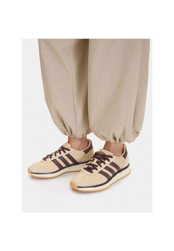 Adidas - Sneakersy adidas. Kolor: beżowy. Sport: bieganie