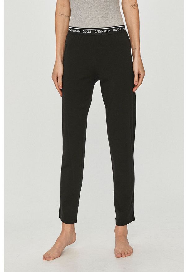Calvin Klein Underwear - Spodnie piżamowe. Kolor: czarny. Materiał: bawełna, dzianina, elastan